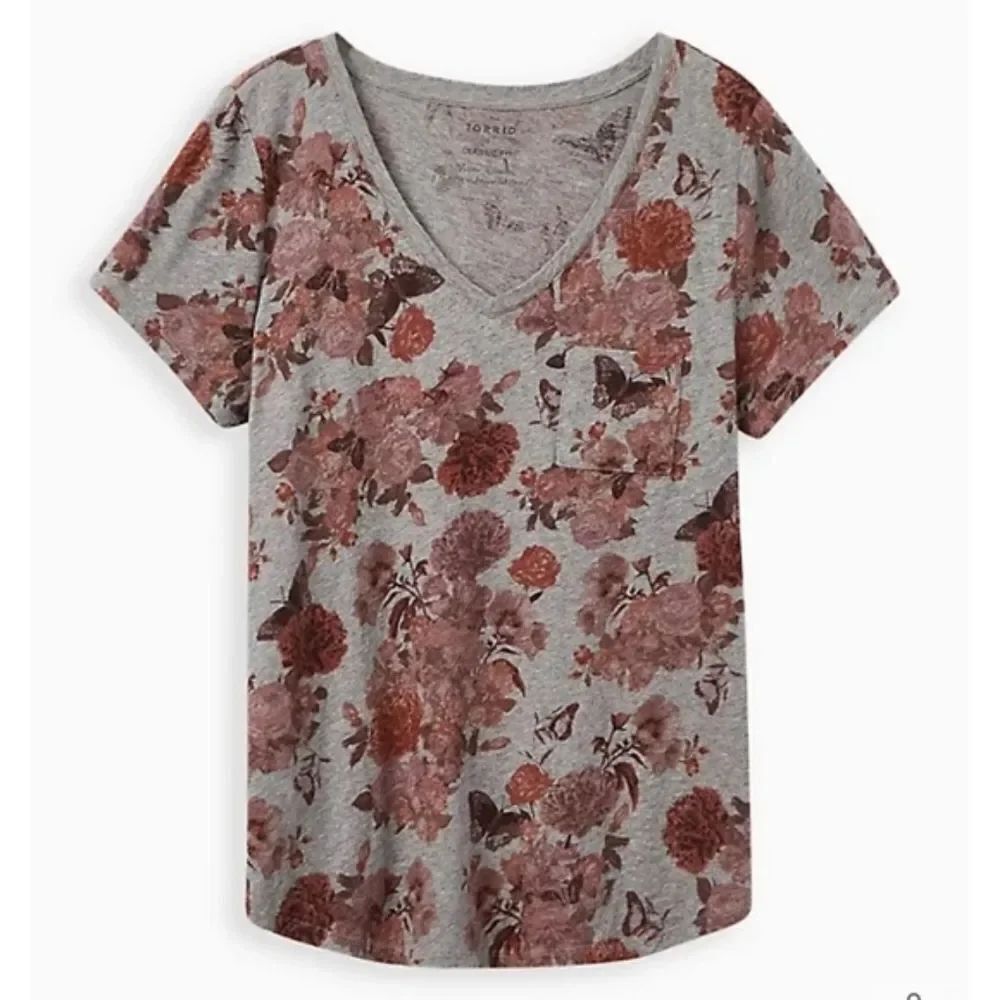 Torrid Heritage slub tee 🌸 easy everyday floral staple.
